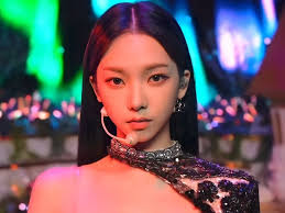 Fanbase française sur karina, leader d'aespa, groupe de la sm ent. Aespa S Karina Has A Fascinatingly Beautiful Face Shape