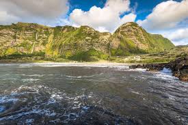 The island of flores is the westernmost point of the azores archipelago and of the european continent. Azoren Individuell Wandern Ohne Gepack Auf Der Insel Flores Blumen Kraterseen Und Natur Wandern De