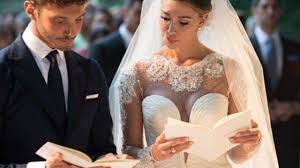 Jun 09, 2021 · cristina marino ha detto sì a luca argentero diventando una delle spose vip più belle (foto), merito un po' anche del suo meraviglioso abito bianco.un abito da sposa di armani privè, un. Belen E L Abito Da Sposa Mai Pagato Ecco Come E Finita