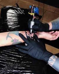 C/ velarde 22, madrid, españa. One Love Tattoo Here S A Short Video From Flash Day