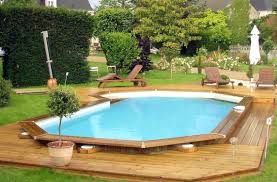 Poolumrandung Holz Selber Bauen Mit Ein Pool Im Holzrahmen Swimming Holzumrandung 27 Und 1144 X 0892 Pool Im Garten Pool Pool Selber Bauen Beton