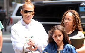 Jennifer lopez and marc anthony's daughter emme might be a global superstar by the time she learns how to drive. Jennifer Lopez S Daughter Emme Goes Shopping In 175 D G Sandals Footwear News