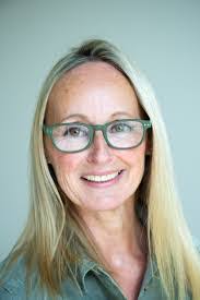 Yvonne Hilliard's Instagram, Twitter & Facebook