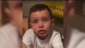 Bullying extremo: usan de 'puente humano' a un niño con parálisis cerebral 