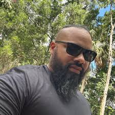 Are there homes or triplex available in Port St. Lucie Florida?