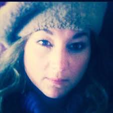 Emily DeArmond (@emiloo74)