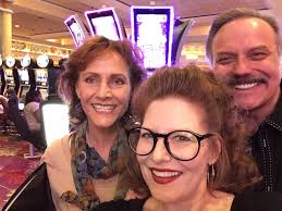 Had a wonderful night last night with my agent Jan Stenning-Tundervary and David  Carlow, entertainment director for Carnival Cruise Lines and my wife  Michelle Murlin. Fun was had by all. Life is