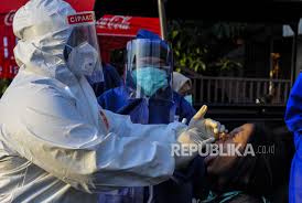 Dokter Paru Rapid Test Dan Tes Pcr Saling Melengkapi Republika Online