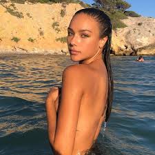 The reunion of the star couple never happened, while the rapper also has a rather ambiguous relationship with katerina safarova. Katerina Safarova Ex De Neymar Busco El Amor En Lidlt Y Ahora En Rusia