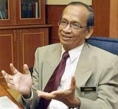 Beliau dilahirkan 24 mac 1949 di kampung baru, kuala lumpur. Ketua Audit Negara Selar Laporan Buruk The Edge Baca