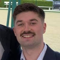 50+ perfiles de «Declan»