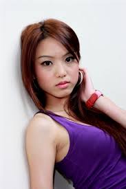 Maybe there&#39;s more than one Kyla Tan at Nanyang Polytechnic? Her iStudio page (it&#39;s like Modelmayhem): http://www.istudio.com/1507101 - tfScu