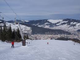Drumetii pe muntii runc si dealul negru, plimbari prin parcul statiunii si la. Revelion 2019 In Bucovina Vatra Dornei Hotel Dorna