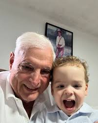 Ricardo Martinelli added a new photo.