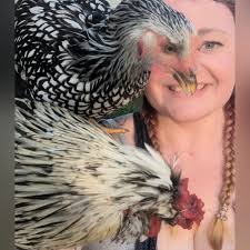 Chicken Season 🐔 🐥 🍗 🐤 🐣 🐓 Good idea 💡from backyards chrickens .