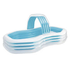 dit vierkante intex opblaasbaar familie zwembad met een uniek golvend ontwerp zorgt voor veel zwem en waterplezier in de achtertu zwembad blauw waterspeelgoed