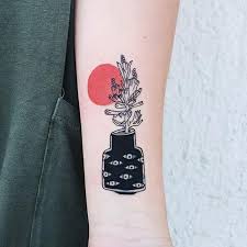 Illustrasyon Tarzinda Yapilmis 15 Renkli Dovme Shannon Wolf Sanatli Bi Blog Tattoo Styles Minimalist Tattoo Ink Tattoo