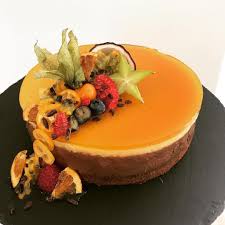 Wir Machen Gerade Ein Brainstorming Fur Die Erstellung Unserer Speisekarte Bei Uns Ist Die Schoko Maracuja Torte Ein Muss Und Wird Auf Food Desserts Cake