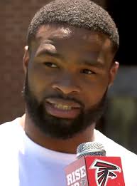 Watch this vid with tyrone woodley talking about his height. Tyron Woodley Wikipedia