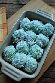 Resep kue jualan pedagang kaki lima onde onde praktis dan simple. Kuih Onde Onde Lembut Dan Sedap Azie Kitchen