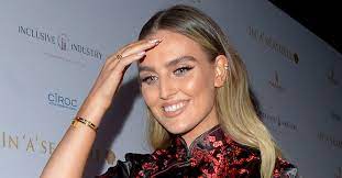 Freund, liebe, leben, familie und freunde. Die Arme Schone Perrie Edwards In Panischer Angst