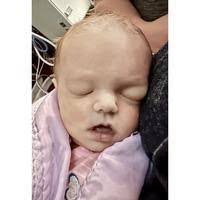 Heidi Halverson's Instagram, Twitter & Facebook