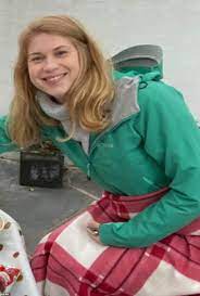 He family of sarah everard have paid tribute to her as bright and beautiful and kind and strong as they appealed for anyone with information to help detectives. Ryo Vbupmzddwm