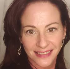 Carrie Cruse's Instagram, Twitter & Facebook