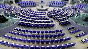 Der deutsche bundestag (abkürzung bt) ist das parlament und somit das gesetzgebende organ der bundesrepublik deutschland mit sitz in berlin. Bundestag Zwolf Besonderheiten Des Neuen Parlaments