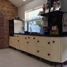 It is neither difficult nor expensive to restore oak cabinets. How To Clean Kitchen Cabinets A Quick Guide To Preparing