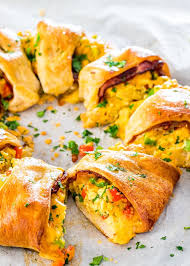 We are obsessed with pillsbury crescent rolls. Crescent Bacon Breakfast Ring Jo Cooks
