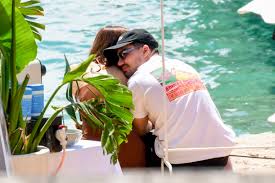Antoine Dupont et Iris Mittenaere, leur amour crève l'écran