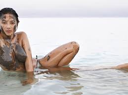 Jessica gomes (september 25, 1985) is an australian supermodel who has gomes attended melbourne university with her family and the university of washington at tacoma where she is in her. Jessica Gomes Visits Israel S Dead Sea Swimsuit Si Com