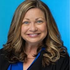 Smita Doshi's Instagram, Twitter & Facebook