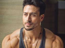 Bollywood actor tiger shroff on tuesday flaunted his chiselled physique and flashboard abs as he posed near a beach and treated fans to a gorgeous view of a seashore. Tiger Shroff S Turns Mentor For His Young Fan And Makes His Day Filmfare Com