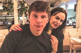 Виталик бутерин прославился тем, что стал одним из самых популярных молодых программистов за последние десять лет. Polzovateli Seti Vychislili Novuyu Devushku Andreya Arshavina Spletnik