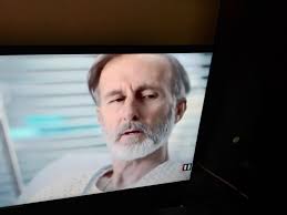 I have been watching ER and I'm convinced that Scott Grimes plays one of  Malloys ancestors.