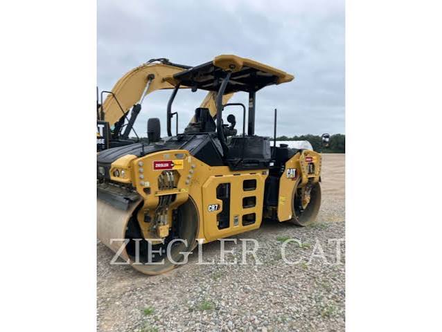 Caterpillar CB7 Smooth Drum Roller