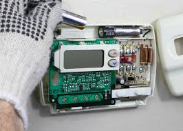 • always replace the batteries as soon as the low batt warning flashes. Replacing The Batteries In Your Thermostat Smo Energy