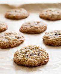 Combine egg whites, oil, milk, vanilla and raisins and add to flour mixture. Classic Gluten Free Oatmeal Cookies Thick Chewy