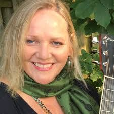 Donna Brooks's Instagram, Twitter & Facebook