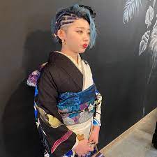 yuri kondoはinstagramを利用しています 完全に自分の好きなもの てつやのお母さんから 成人おめでとうって連絡もらった 成人式 成人式ヘア 成人式ヘアセット 成人式ヘアアレンジ 成人式振袖 派手髪 青髪 シ ツーブロック 女子 成人式 ヘア