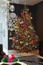 It's something families do together and where sweet memories are made. How To Decorate A Christmas Tree Hgtv S Decorating Design Blog Hgtv