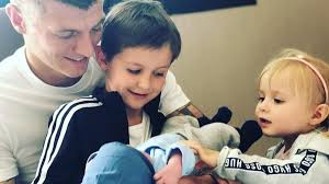 Jessica and kroos are newbie and free snipers on the game. Toni Y Jessica Kroos Presentan A Su Tercer Hijo