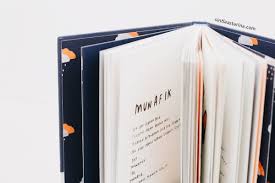 Sebelumnya, gue memang beli buku nanti kita. Book Review Kamu Terlalu Banyak Bercanda Karya Marchella Fp