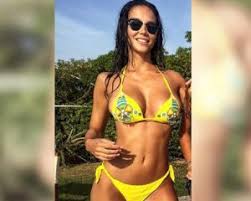 Paola di benedetto è tra i concorrenti dell'isola dei famosi 2018, il reality show condotto da alessia marcuzzi con l'inviato in honduras di stefano de martino, che va in onda in prima serata su canale 5 a partire da lunedì 22 gennaio 2018. Isola Dei Famosi Francesco Monte E Il Messaggio A Luci Rosse A Paola Di Benedetto