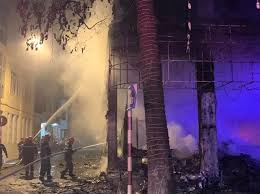 Cụ thể, vào thời điểm trên, một số người dân thức xem bóng. H7jc5wj8zbp Sm