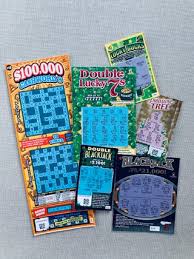 Mix 2 parts metallic craft paint, to 1 part dish soap, in a small bowl. How To Make Scatch Off Cards 11 Steps With Pictures Instructables