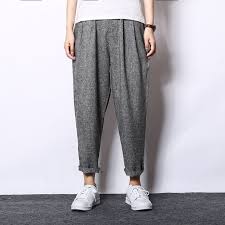 Le sarouel est un pantalon qui a traversé les époques et les frontières. Sarouel Homme Paris Magasin