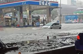 Since early june 2020, heavy rains caused by the regional rainy season led to floods severely affecting large areas of southern china including the yangtze basin and its tributaries. Lfdilie1d3dhvm